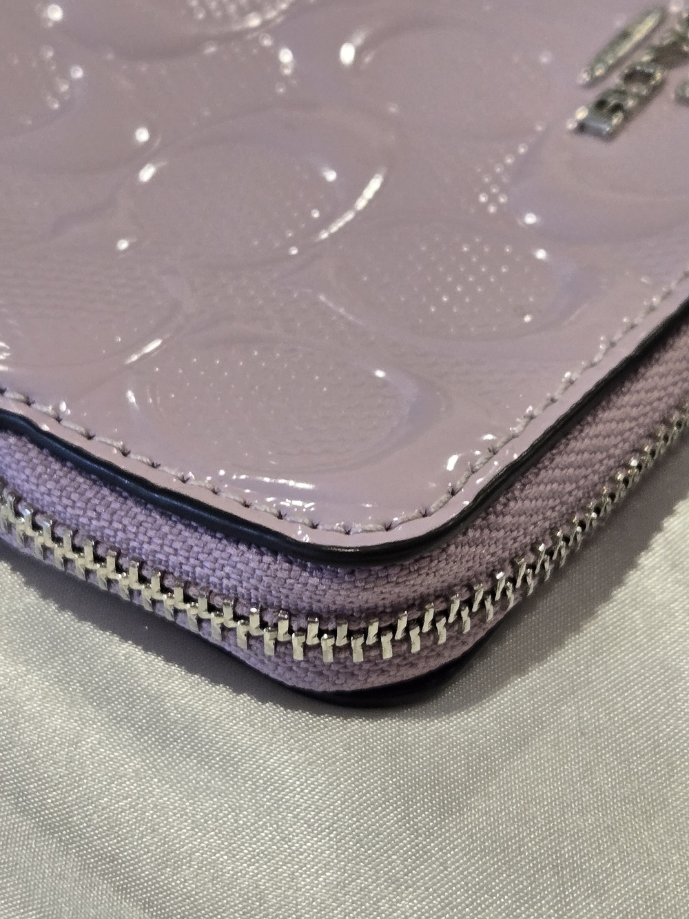 Coach Lavender Patent Leather Wristlet with Charm EUC - Picture 5 of 12
